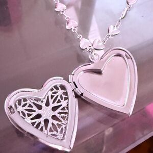 SIlver heart locket necklace